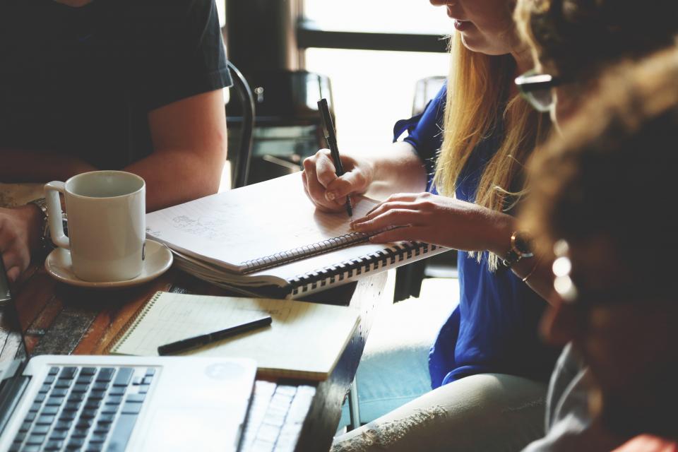 Equipo de trabajo seleccionado por Platenzia en una empresa colombiana
